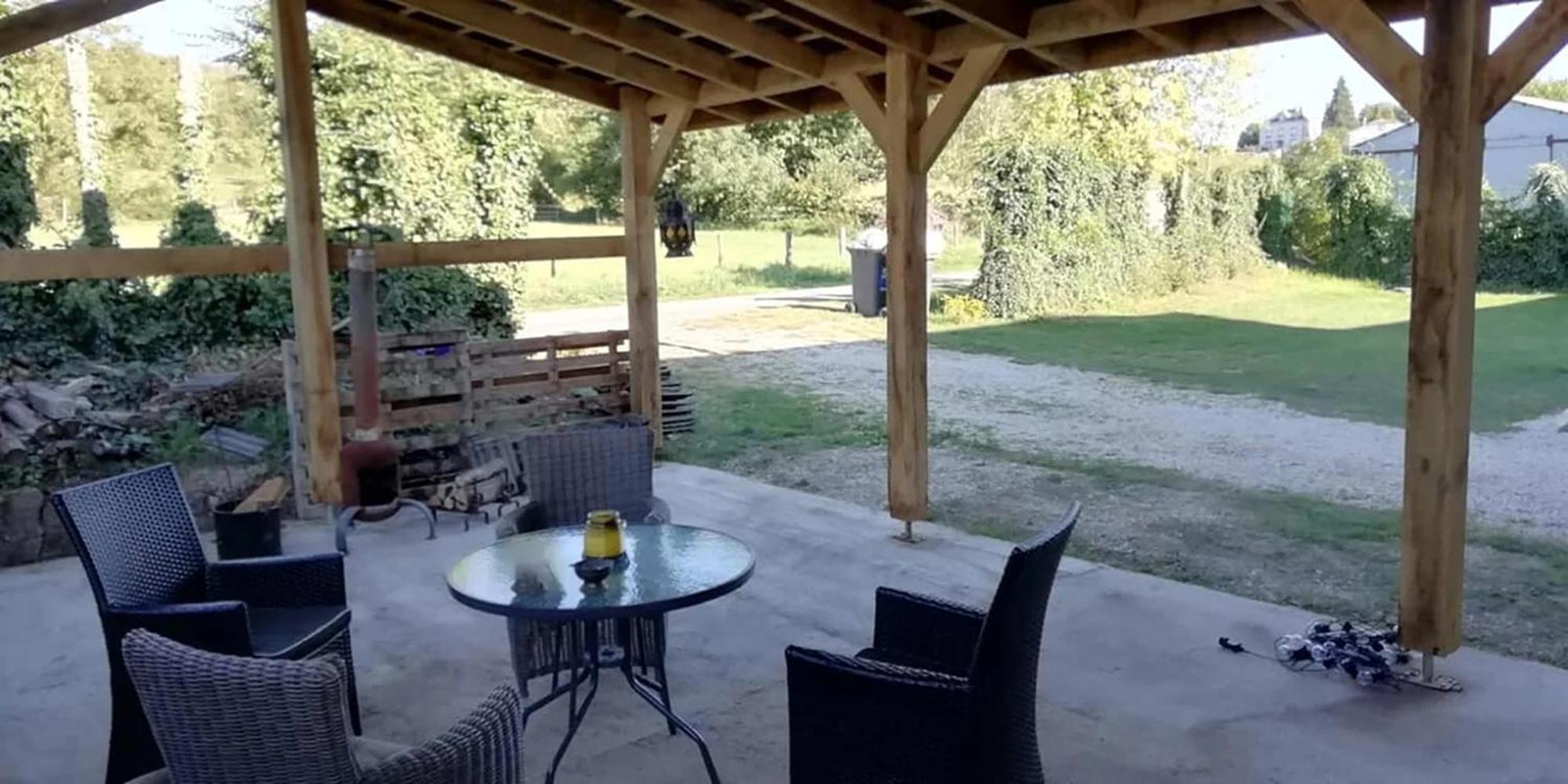 Arara Acomodação com café da manhã Montfaucon-d'Argonne Exterior foto